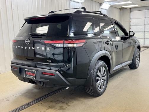 2025 Nissan Pathfinder SV 4WD