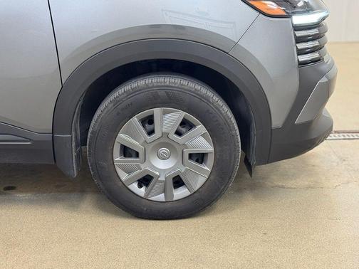 Gun Metallic 2025 Nissan Kicks S