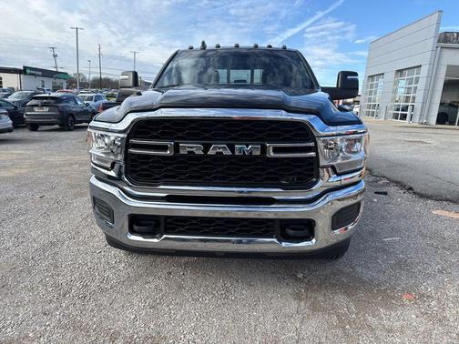 2024 RAM 2500 Tradesman Crew Cab 4x4 6'4' Box