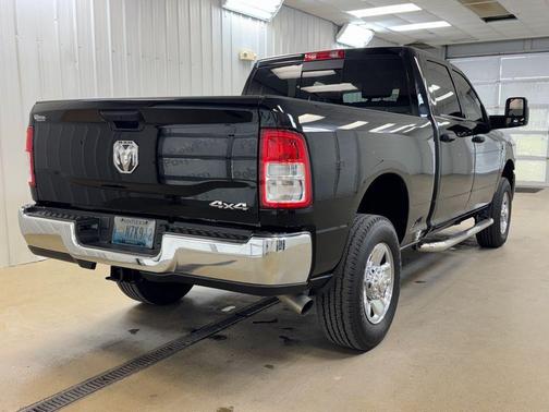 2024 RAM 2500 Tradesman Crew Cab 4x4 6'4' Box