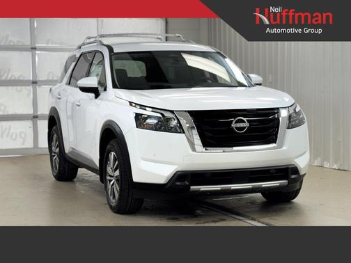 2025 Nissan Pathfinder SL 4WD