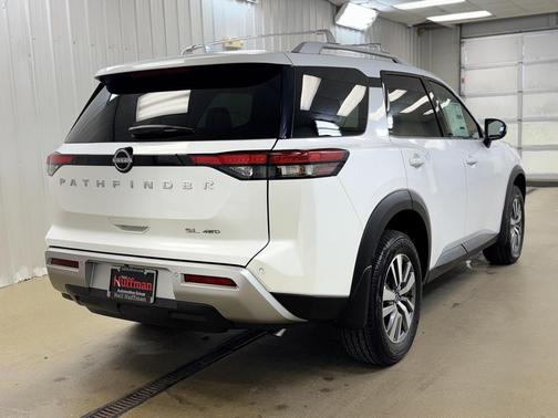 2025 Nissan Pathfinder SL 4WD