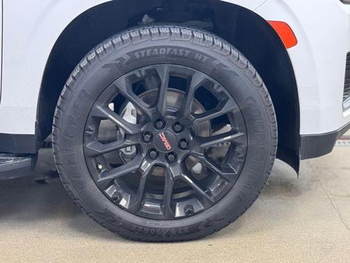 Summit White 2022 GMC Yukon SLT