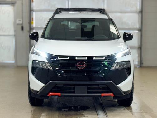 Everest White Pearl Tricoat 2026 Nissan Rogue Rock Creek