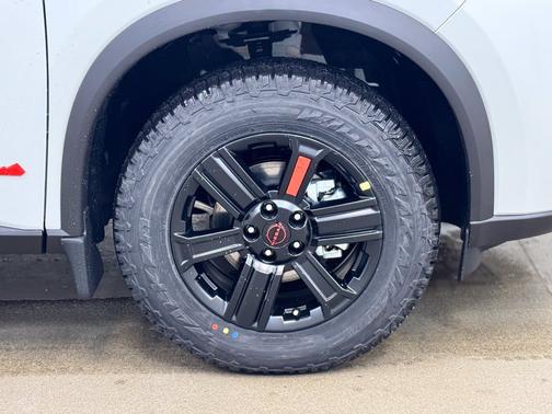 Everest White Pearl Tricoat 2026 Nissan Rogue Rock Creek