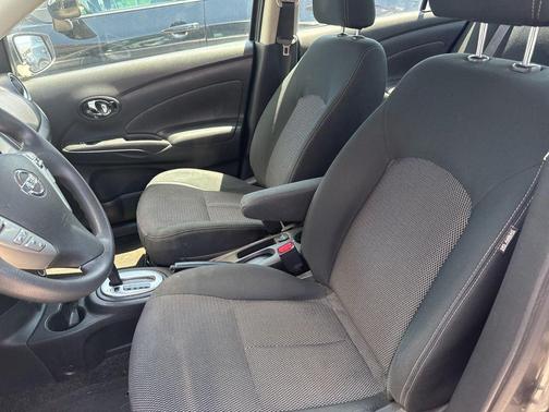 Gun Metallic 2019 Nissan Versa 1.6 SV