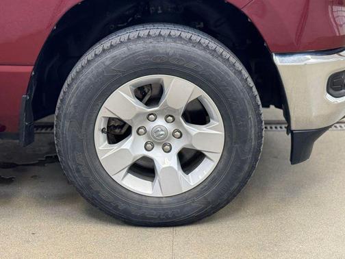Delmonico Red Pearlcoat 2023 RAM 1500 Big Horn/Lone Star