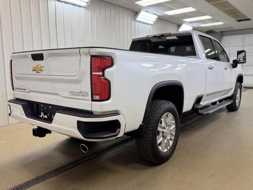 2025 Chevrolet Silverado 3500 High Country
