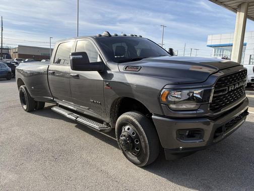 2024 RAM 3500 Big Horn Crew Cab 4x4 8' Box