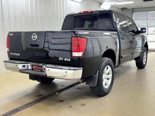 2011 Nissan Titan SV