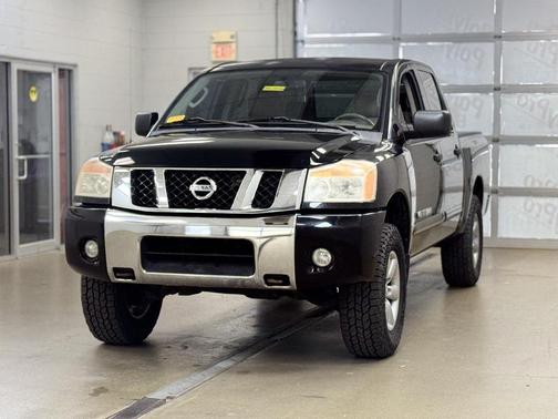 2011 Nissan Titan SV