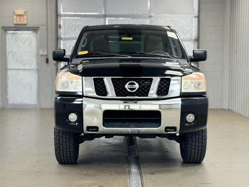 2011 Nissan Titan SV