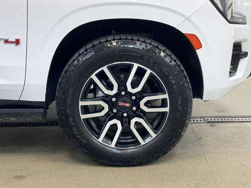 2023 GMC Yukon 4WD AT4