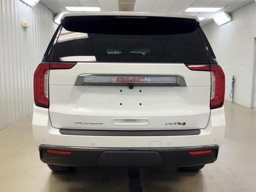 2023 GMC Yukon 4WD AT4