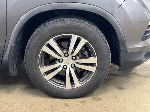 Modern Steel Metallic 2017 Honda Pilot EX-L