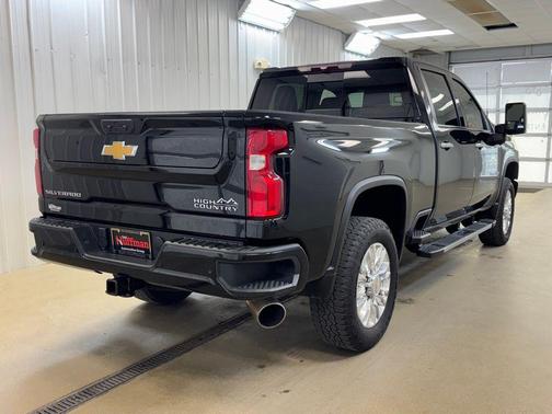 2022 Chevrolet Silverado 3500 High Country