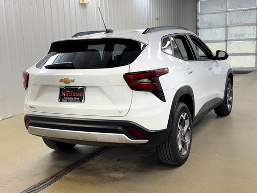 Summit White 2025 Chevrolet Trax LT