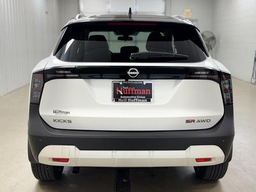 2026 Nissan Kicks SR