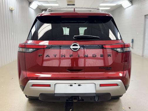 2023 Nissan Pathfinder Platinum 4WD
