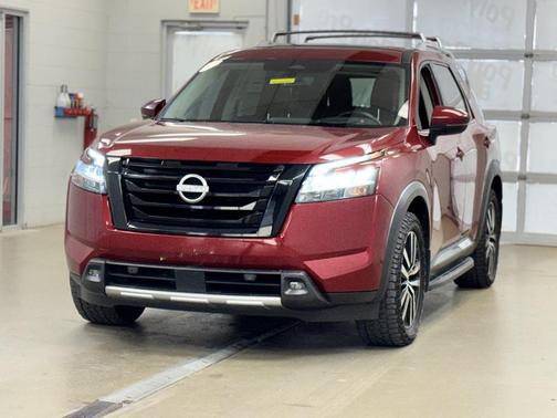 2023 Nissan Pathfinder Platinum 4WD