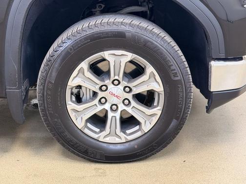 Onyx Black 2025 GMC Sierra 1500 SLE