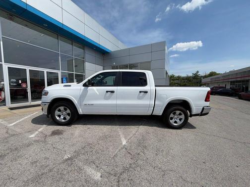 Bright White Clearcoat 2025 RAM 1500 Big Horn/Lone Star