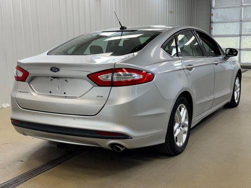 Ingot Silver 2015 Ford Fusion SE