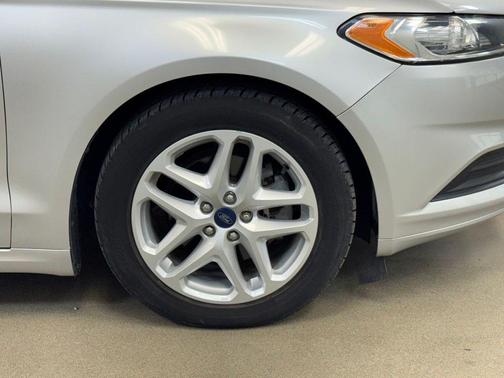 Ingot Silver 2015 Ford Fusion SE