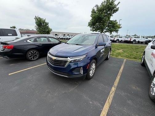 Blue Glow Metallic 2022 Chevrolet Equinox 1LT