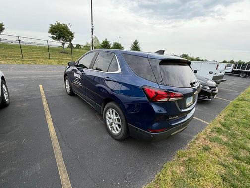 Blue Glow Metallic 2022 Chevrolet Equinox 1LT