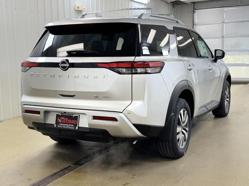 2025 Nissan Pathfinder SL 4WD