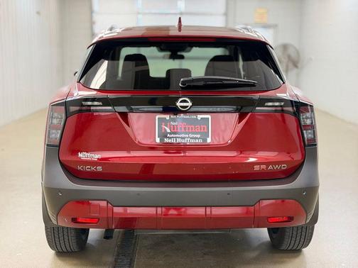 Scarlet Ember Tintcoat 2025 Nissan Kicks SR