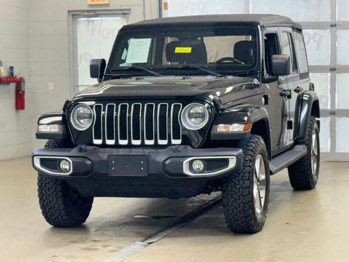 Black Clearcoat 2021 Jeep Wrangler Unlimited Sahara
