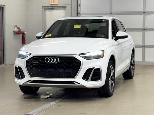 2023 Audi Q5 45 S line Premium Plus