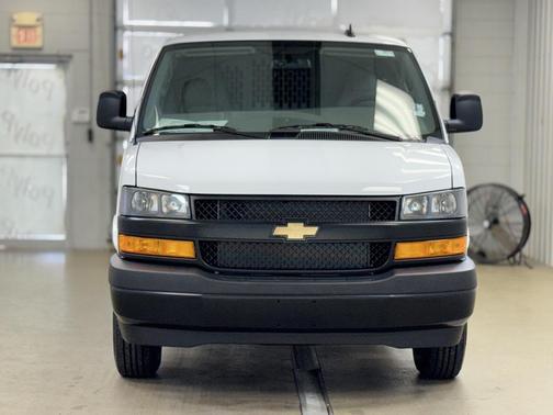 2025 Chevrolet Express 2500 RWD 2500 Regular Wheelbase WT