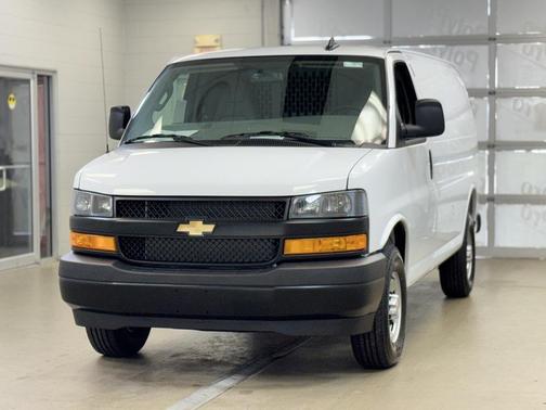 2025 Chevrolet Express 2500 RWD 2500 Regular Wheelbase WT