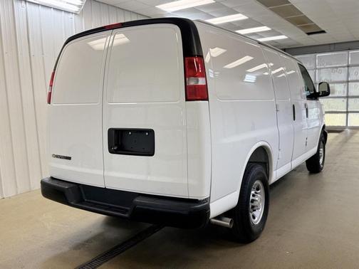 2025 Chevrolet Express 2500 RWD 2500 Regular Wheelbase WT