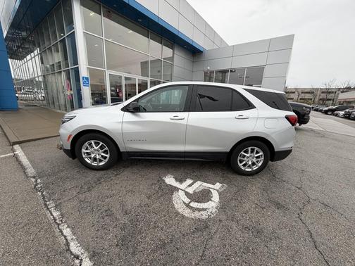 2022 Chevrolet Equinox LS