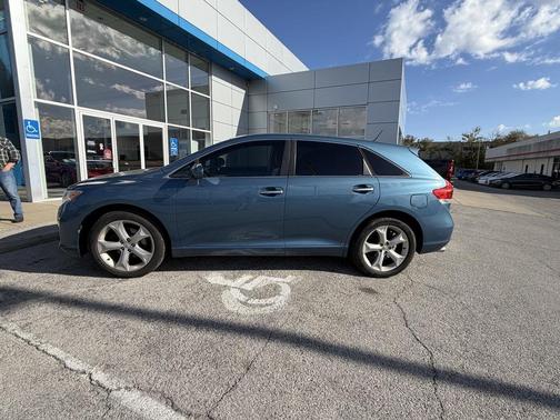 2010 Toyota Venza Base