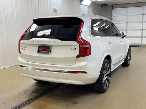 Crystal White Metallic 2024 Volvo XC90 B6 Plus Bright Theme 7-Seater