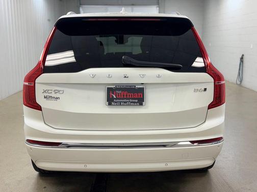 Crystal White Metallic 2024 Volvo XC90 B6 Plus Bright Theme 7-Seater