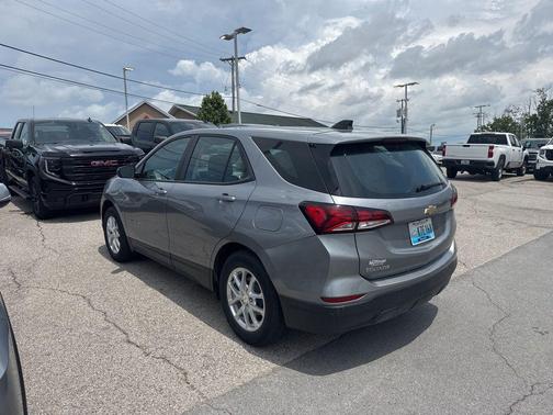 Sterling Gray Metallic 2024 Chevrolet Equinox LS