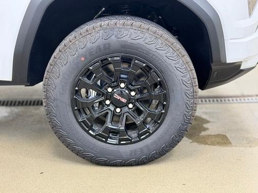 Summit White 2026 GMC Canyon Elevation