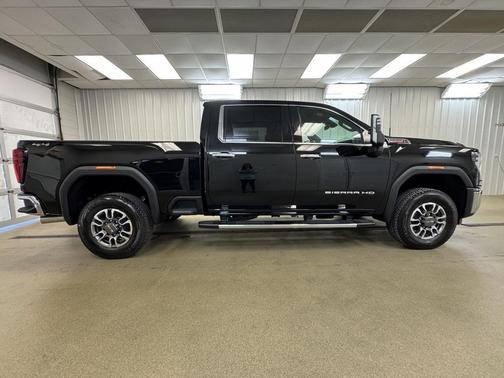 2025 GMC Sierra 3500 SLT