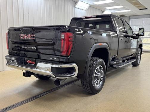 2025 GMC Sierra 3500 SLT