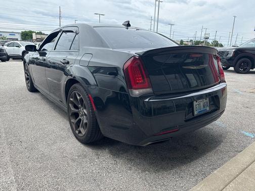 Gloss Black 2017 Chrysler 300 S