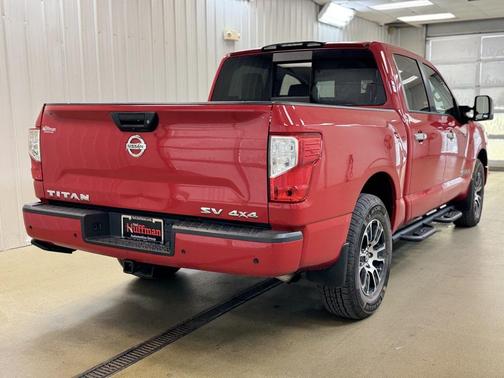 2021 Nissan Titan SV