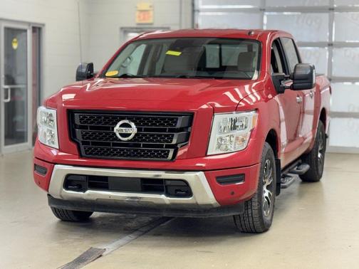 2021 Nissan Titan SV