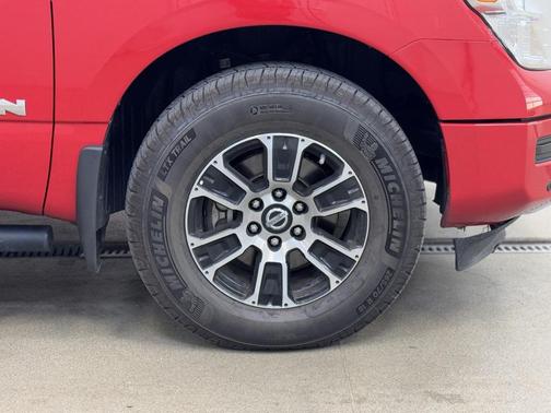 2021 Nissan Titan SV