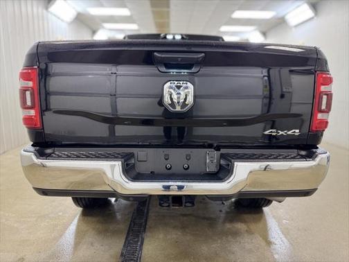 2023 RAM 2500 Tradesman Crew Cab 4x4 6'4' Box